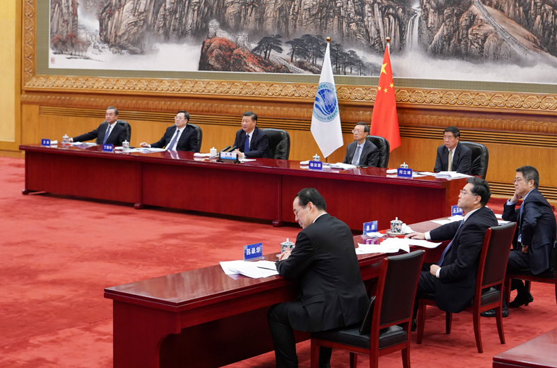 11月10日晚，国家主席习近平在北京以视频方式出席上海合作组织成员国元首理事会第二十次会议并发表重要讲话。新华社记者 丁林 摄