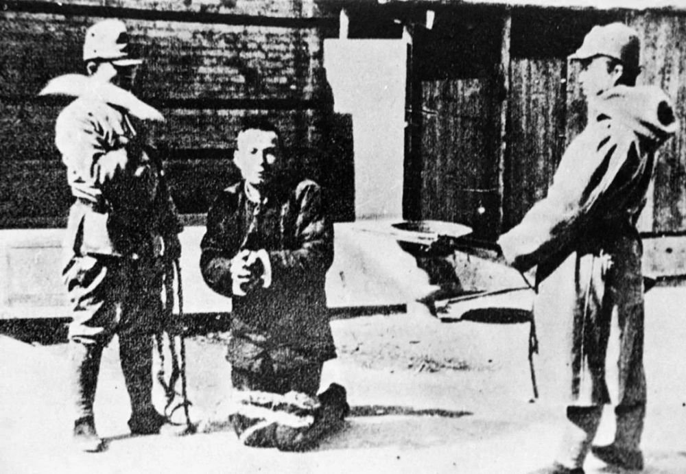 南京市民被日军捆绑刺杀。新华社发