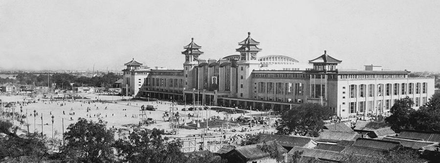 1959年9月14日，新中国当时最大的客运车站北京火车站建成。新华社图片