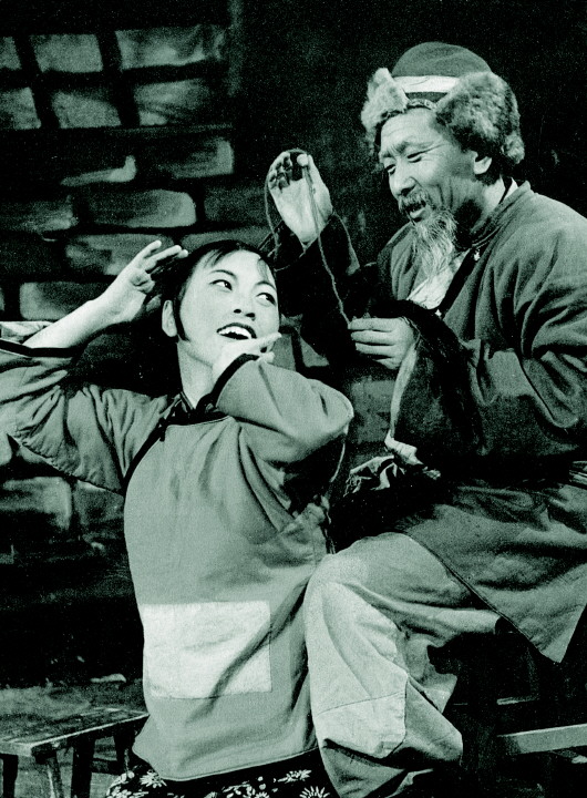 1952年《白毛女》在莫斯科演出的剧照。