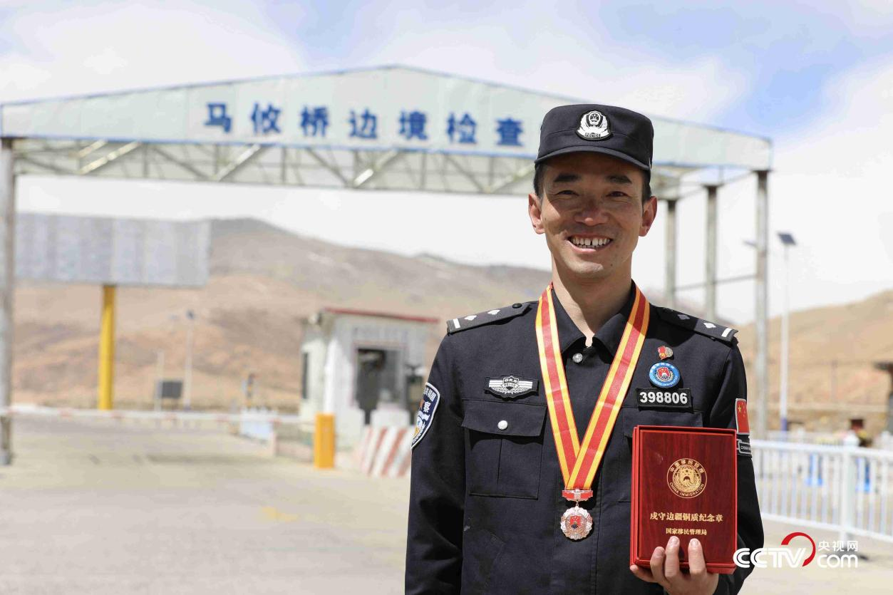 马攸木拉山与女儿悠悠 图3