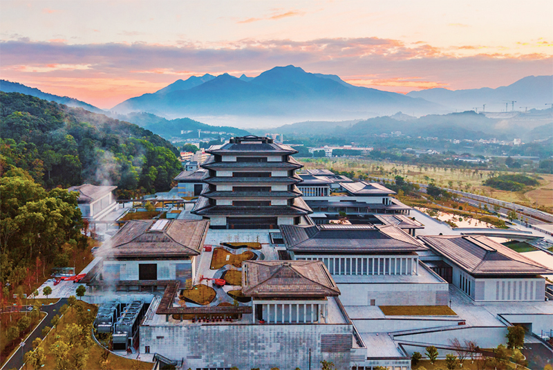 建设中国国家版本馆，是以习近平同志为核心的党中央批准实施的重大文化工程，充分体现了我们党传承发展中华文化的高度自觉、汲取历史智慧更好走向未来的历史主动。作为国家版本资源总库和中华文化种子基因库，中国国家版本馆由中央总馆文瀚阁、西安分馆文济阁、杭州分馆文润阁、广州分馆文沁阁组成。图为2024年12月3日拍摄的广州分馆文沁阁（无人机照片）。