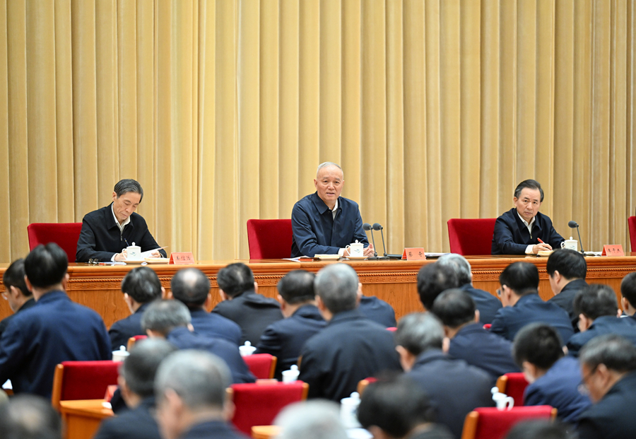 1月17日，全国组织部长会议在北京召开。中共中央政治局常委、中央书记处书记蔡奇出席会议并讲话。