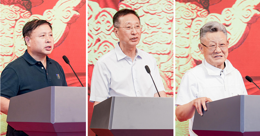 從左至右：中國電影評論學會會長饒曙光、中國電視藝術家協會第六屆主席胡占凡、聯合國原副秘書長沙祖康