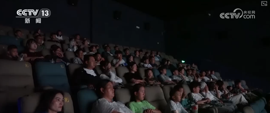 “一键换新”升级体验景区“链接”电影元素激活跨界新玩法释放消费强劲活力(图2)