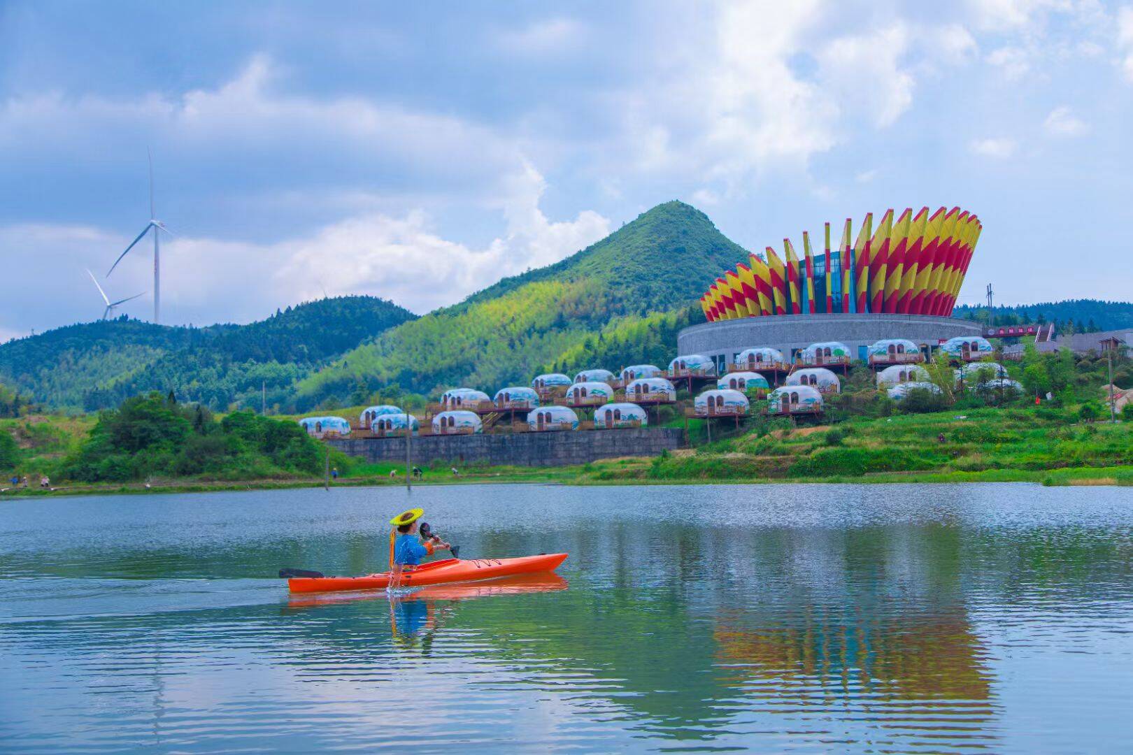 （索道上俯瞰溆浦山背梯田景區、索道連接的虎形山大花瑤景區）
