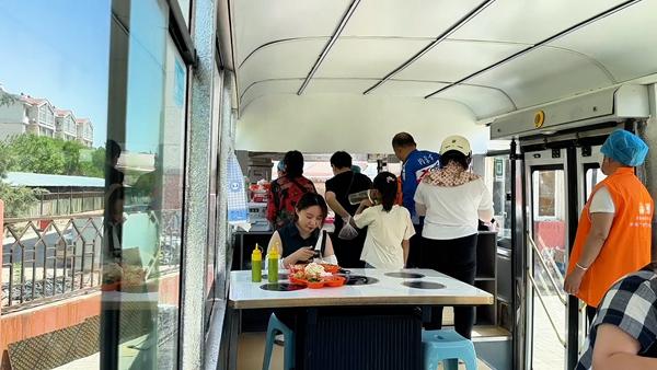 多宝体育- 多宝体育官网- APP下载“退役”公交车变身“养老助餐车”