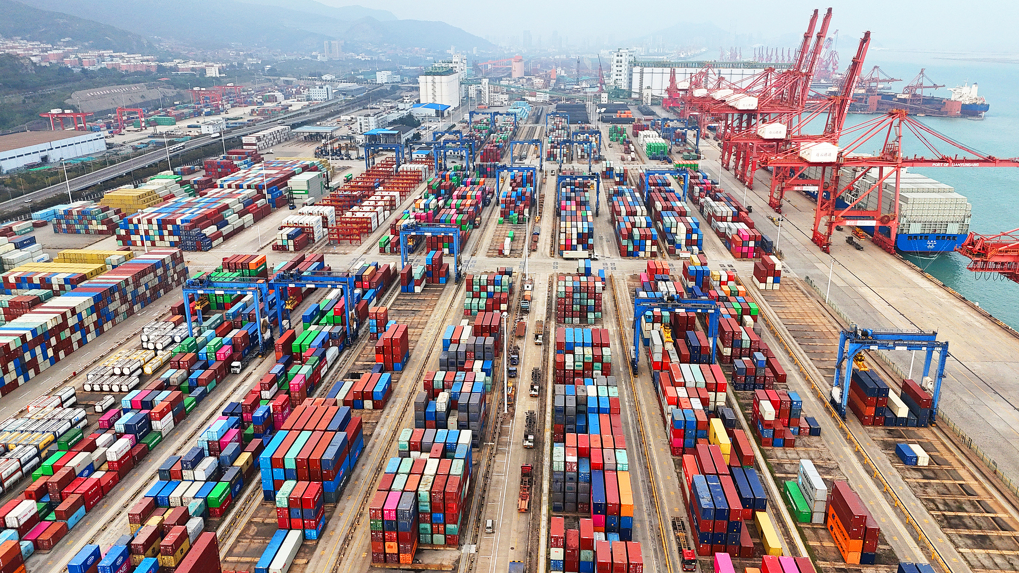 Busy container terminal at Lianyungang Port, Jiangsu Province, China, November 7, 2025. /VCG