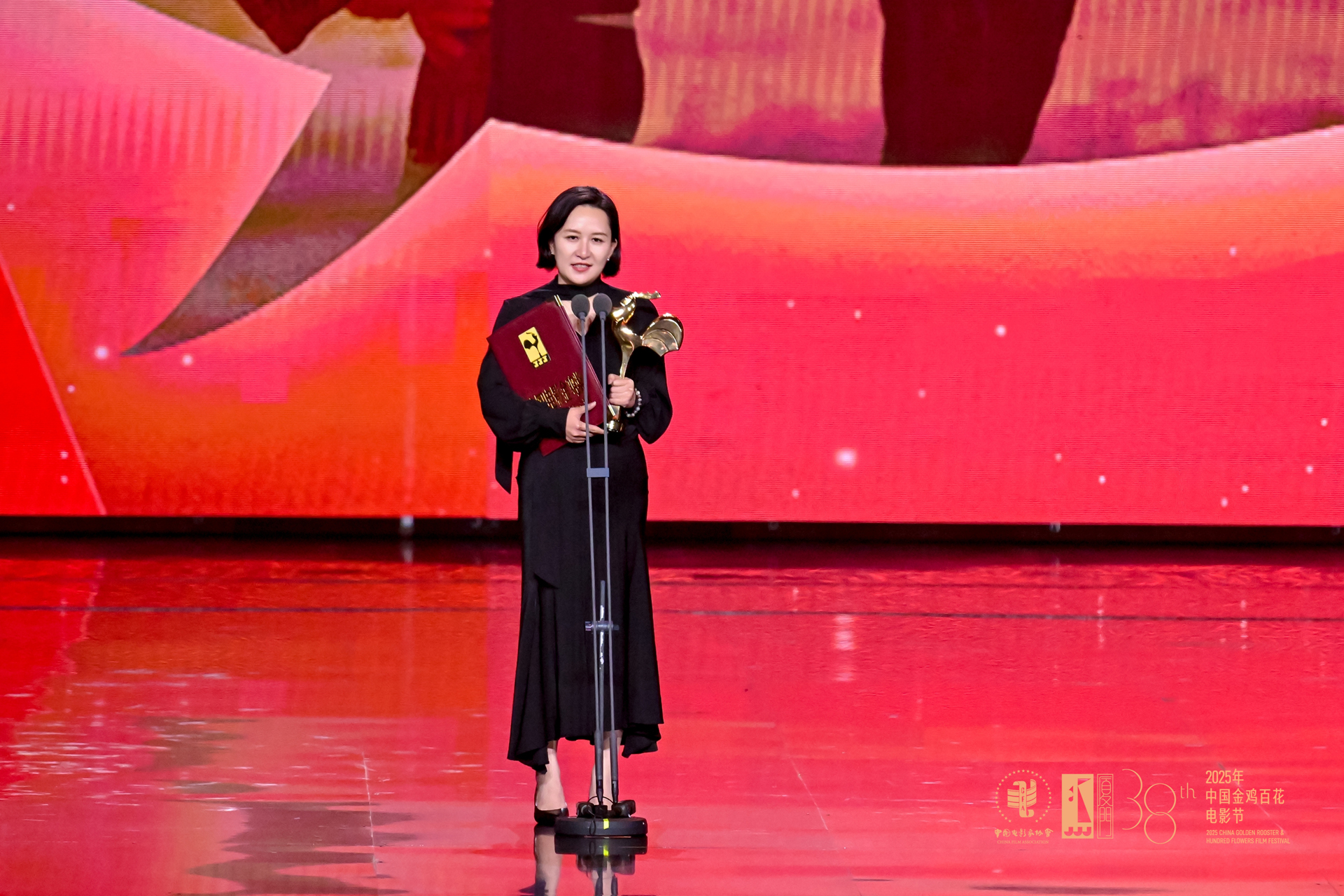 纪录电影《您的声音》总导演徐洁勤发表获奖感言