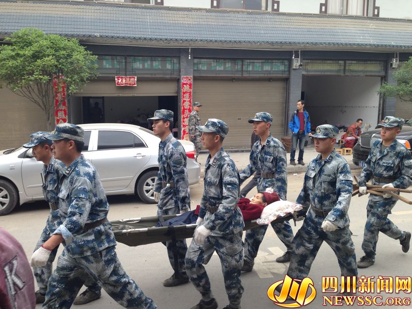 西藏大巴撞车坠崖致44人遇难 腾讯新闻_山西矿难已致19人遇难_泸定地震致74人遇难