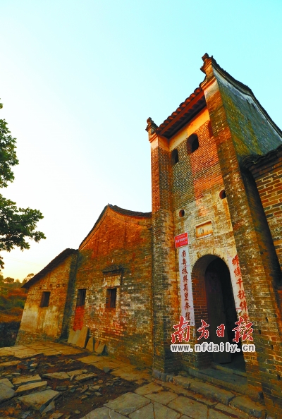 别有洞天地下河 腊味香飘九州城