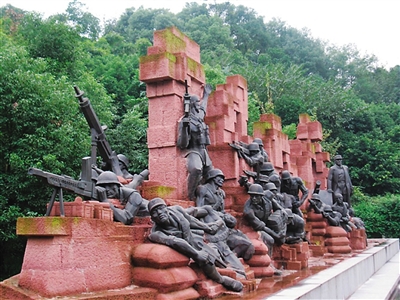 梅花山谒张自忠墓