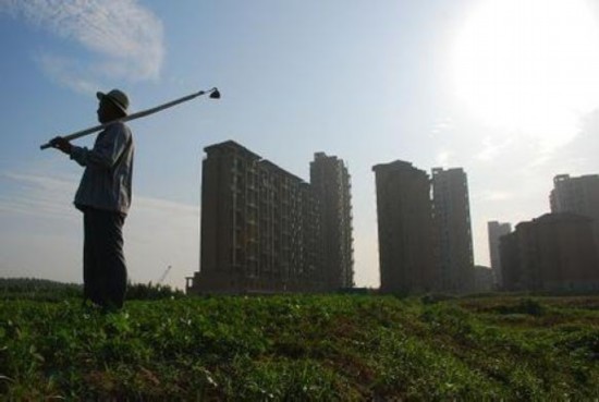 公职人员领完工资拿分红 双身份双收入遭质疑