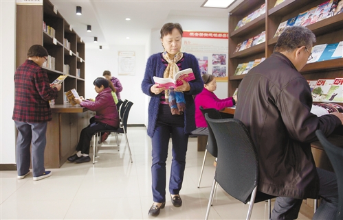 观音桥街道建老人日间照料中心 300多老人过上