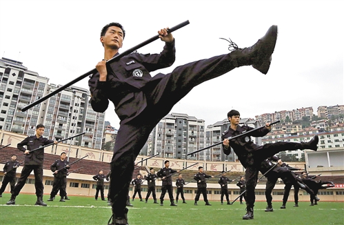 云阳:特警练棍术