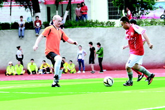 安顺学院体育文化节足球赛开赛