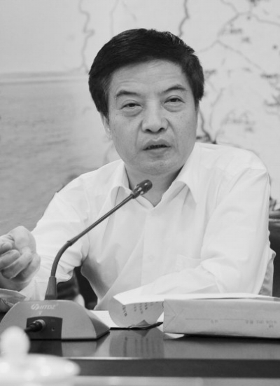 着力提高领导经济社会发展的能力和水平