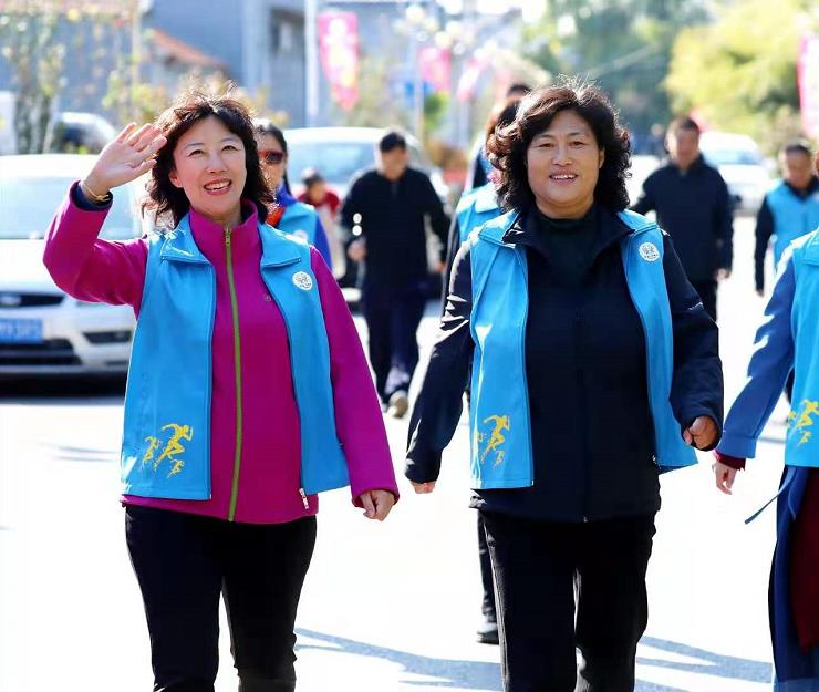 女生网名三四或五个字的不要太长的消极的全英文的