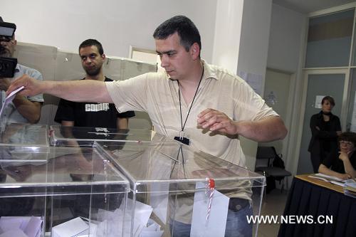 الناخبون الصرب يدلون بأصواتهم فى الإنتخابات العامة
