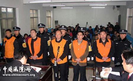 Four&nbsp;police&nbsp;officers&nbsp;are&nbsp;being&nbsp;sent&nbsp;to&nbsp;jail&nbsp;by&nbsp;a&nbsp;court&nbsp;in&nbsp;northwestern&nbsp;province&nbsp;of&nbsp;Shaanxi.