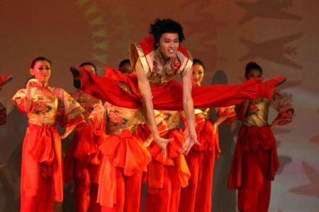 Actors&nbsp;and&nbsp;Actresses&nbsp;from&nbsp;Beijing&nbsp;Dance&nbsp;Drama&nbsp;and&nbsp;Opera&nbsp;perform&nbsp;at&nbsp;Symphony&nbsp;Space&nbsp;Theater&nbsp;in&nbsp;New&nbsp;York,&nbsp;Nov.&nbsp;28,&nbsp;2009.&nbsp;The&nbsp;Art&nbsp;Beijing&nbsp;2009&nbsp;evening&nbsp;gala&nbsp;with&nbsp;strong&nbsp;Chinese&nbsp;style&nbsp;was&nbsp;held&nbsp;here&nbsp;on&nbsp;Saturday.&nbsp;(Xinhua/Liu&nbsp;Xin)
