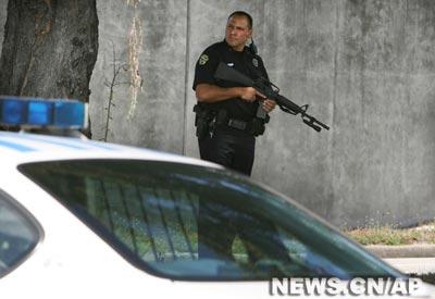 Fusillade&nbsp;à&nbsp;Orlando:&nbsp;une&nbsp;mort,&nbsp;cinq&nbsp;blessés