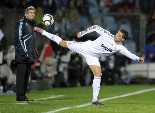Ronaldo and Higuain put Real Madrid top of La Liga CCTV-International