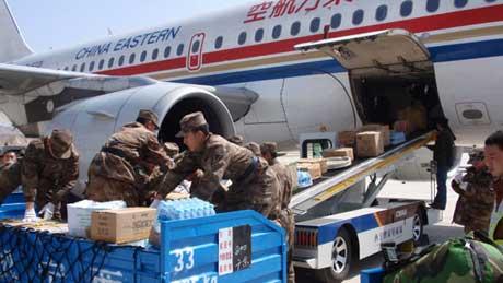 Relief supplies and donations from all parts of China are flooding into the quake zone four days after the Yushu earthquake.