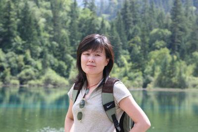 6,杨华她是一名奋战在新闻一线的"操盘手,一位颇具智慧的管理精英.