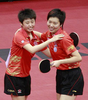<strong><a href=http://sports.cctv.com/20090504/109671.shtml target=_blank><font color=red>郭跃/李晓霞女双夺冠</font></a></strong>  <br><a href=http://sports.cctv.com/20090504/109841.shtml target=_blank><font color=blue> [视频] </font></a><a href=http://sports.cctv.com/20090504/109653.shtml target=_blank><font color=blue> [组图] </font></a><a href=http://sports.bbs.cctv.com/viewthread.php?tid=199534 target=_blank><font color=blue> [评论] </font></a>