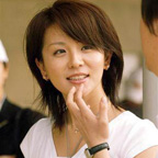 日本美女主播写真 佳人一笑为世乒赛助兴