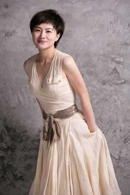 《交易时间》主持人严晓宁(图)