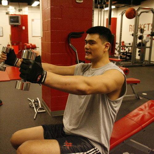 Injured Yao receives intensive training in Houston CCTV-International