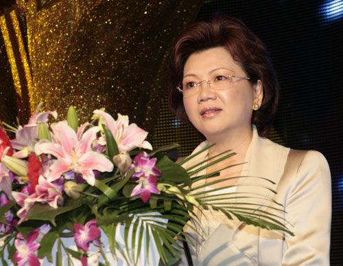 美国安利公司执行副总裁郑李锦芬女士致辞