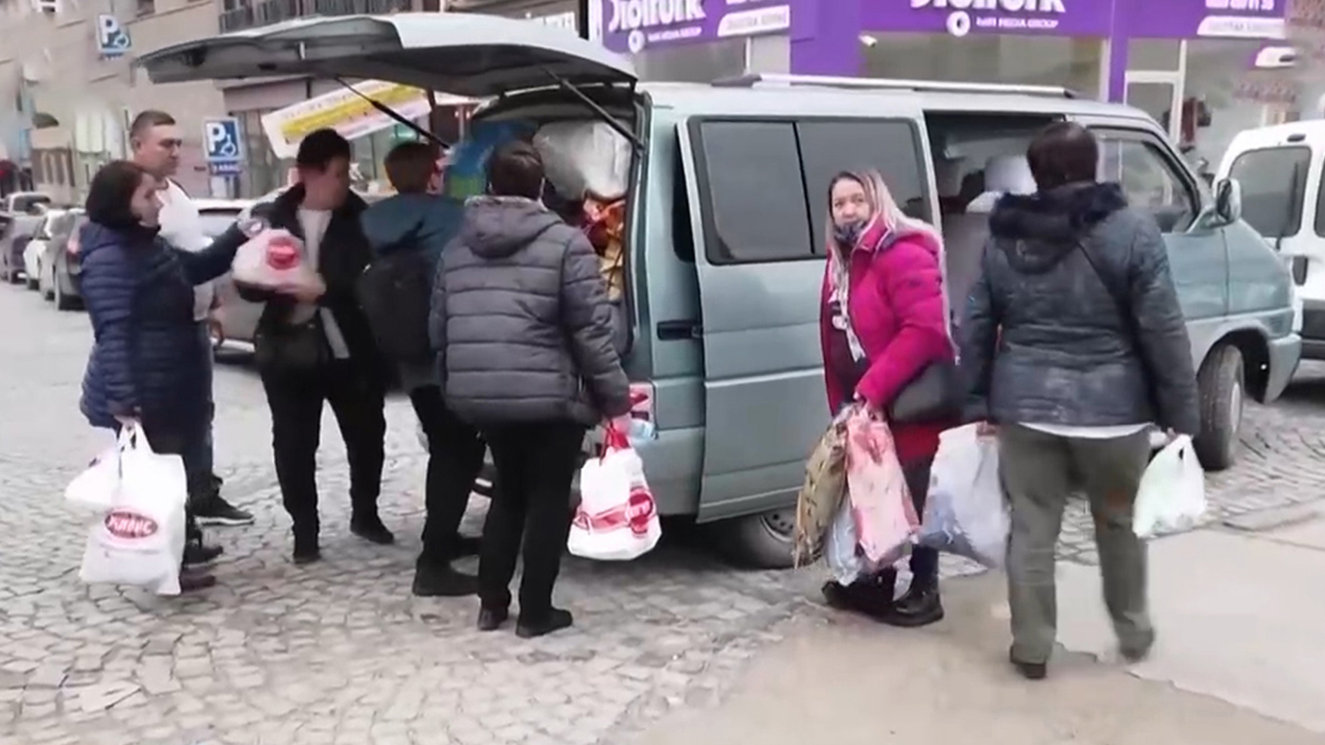 土耳其货币贬值47% 大量游客来扫货