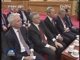 李克强同出席中国发展高层论坛2013年会境外代表座谈