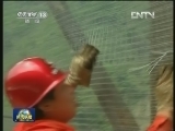 记者亲历宝兴老关口“飞石雨”