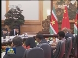 习近平会见苏里南总统