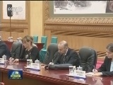 习近平会见塞尔维亚总统尼科利奇