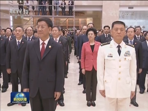 汪洋率中央代表团出席向宁夏回族自治区赠送纪念品仪式