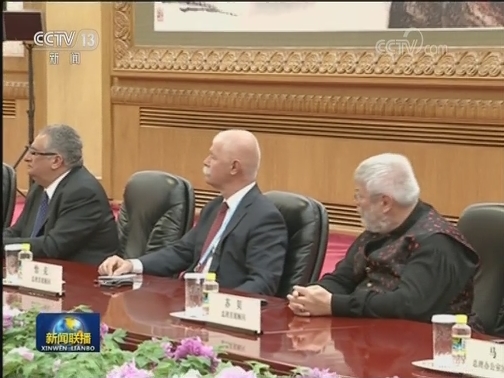 习近平会见匈牙利总理