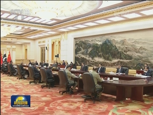李克强会见巴基斯坦总统