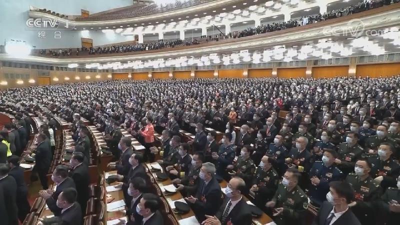 会议选举产生新一届国家领导人 习近平全票当选国家主席中央军委主席