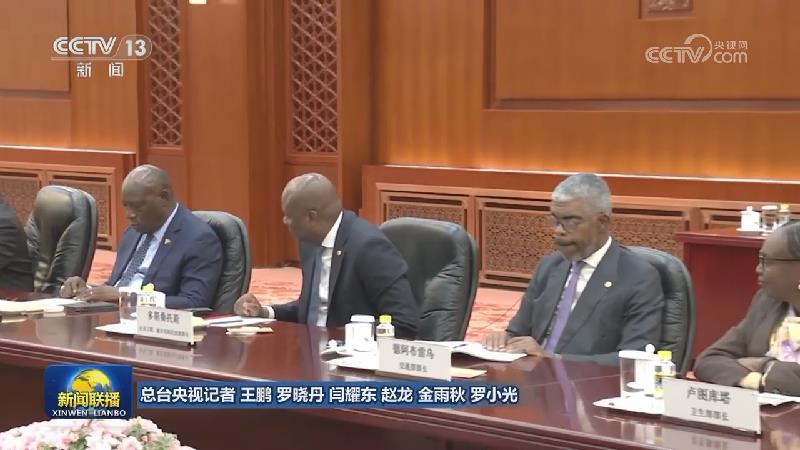赵乐际会见安哥拉总统