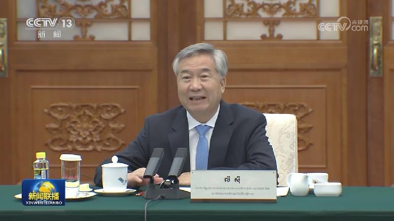李希会见柬埔寨副首相兼公务员部大臣