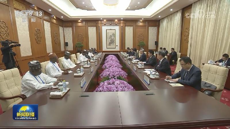 李希会见尼日尔总理