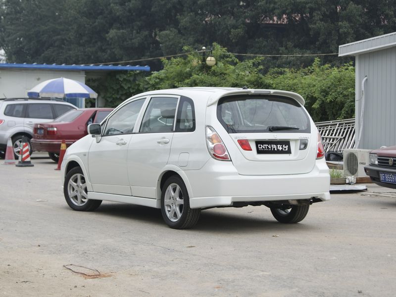 车系图片_利亚纳_昌河铃木_cntv汽车台