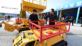 第32届杨凌农高会：多款智能农机装备亮相 展现“硬核实力”