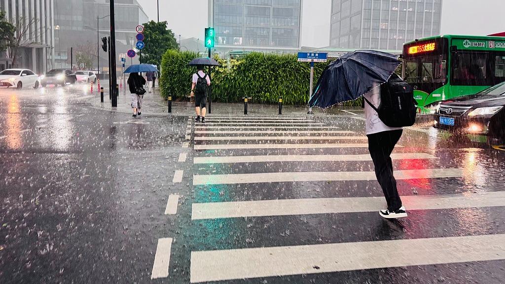 未来三天江南等地多降雨 警惕局地强对流天