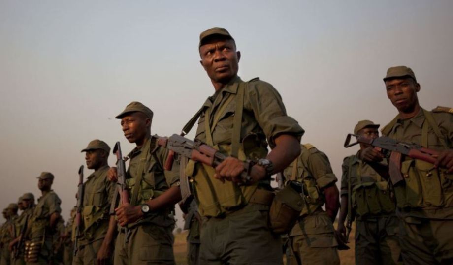 图中刚果(布)士兵普遍装备中国56-2式